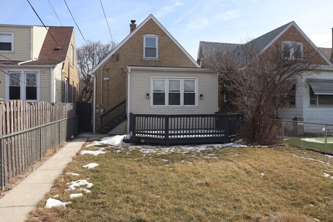 Building Photo - 3418 N Nordica Ave