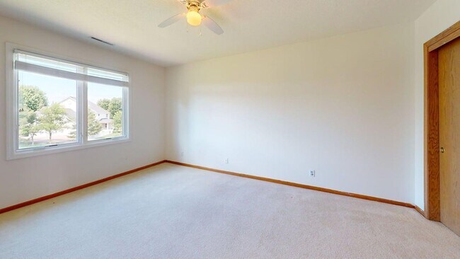 Building Photo - Executive Home in Ames
