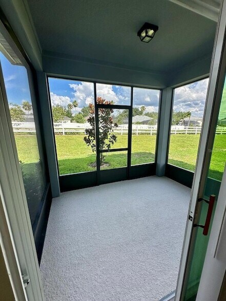 Building Photo - 2502 Winsome Wy