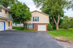 Front of the House - 368B Summerhill Rd