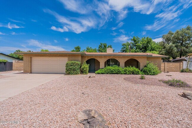 Building Photo - 110 W Seldon Ln