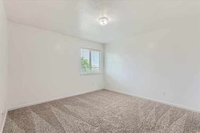 Building Photo - 131 Lavaca Loop