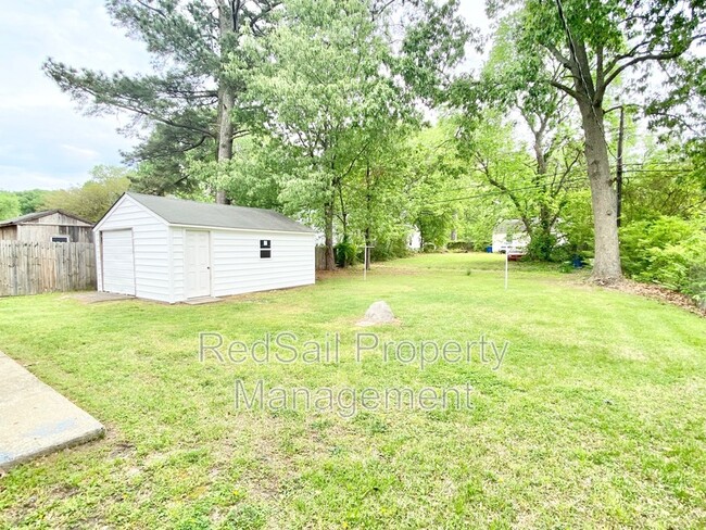 Building Photo - 710 72nd St