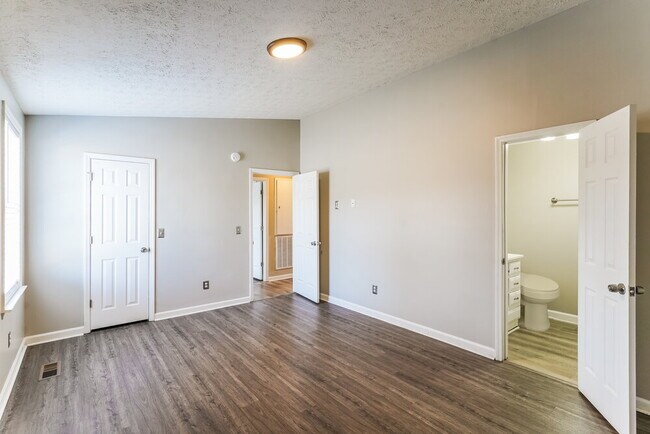 Building Photo - 126 Fergus Rd