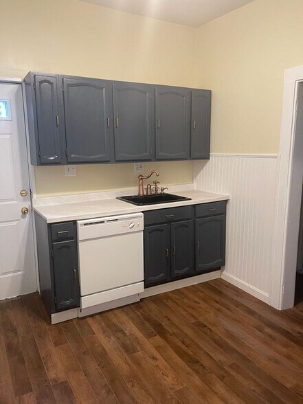 Building Photo - 60 1/2 Days Park