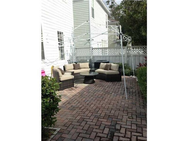 Building Photo - 607 Wisteria Ct