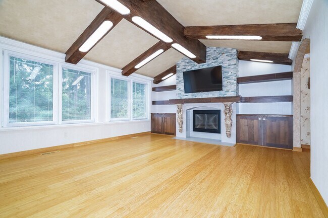Building Photo - 8845 NE 147th St