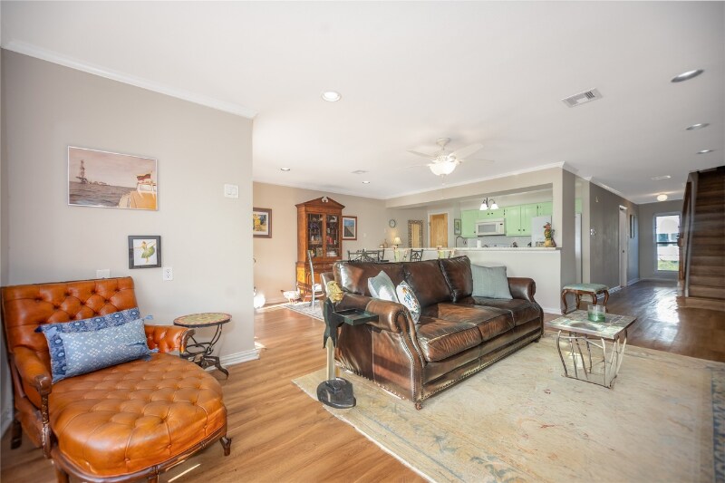 Building Photo - 8316 Seawall Blvd