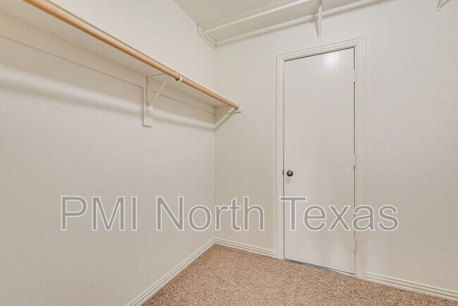 Building Photo - 11644 Lenox Ln