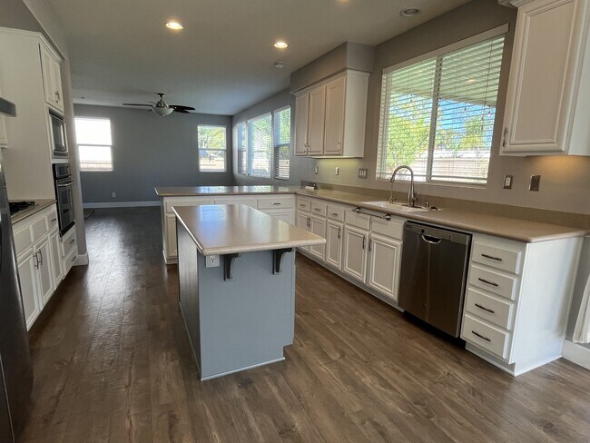 Building Photo - 33812 Temecula Creek Rd