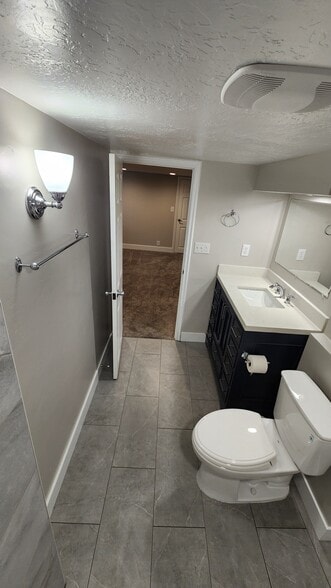 Building Photo - 1005 E Diamond Way