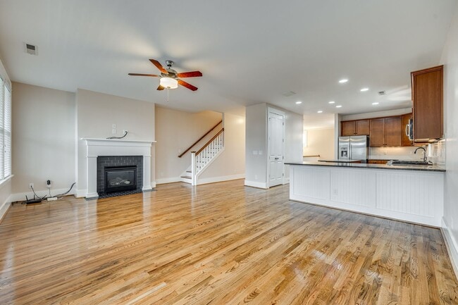 Building Photo - Gorgeous 4 bedroom 3.5 bath home in Riverwalk of Rock Hill!