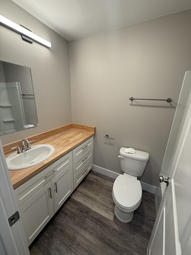 Building Photo - 9650 Herkimer Dr