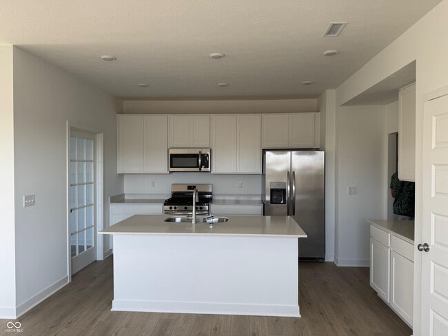 Building Photo - 15122 Farrington Rd