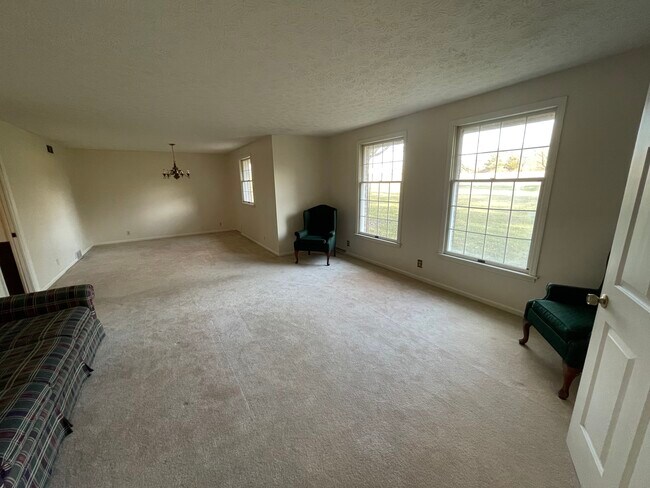 Dining room 2 - 9548 Miamisburg Springboro Rd