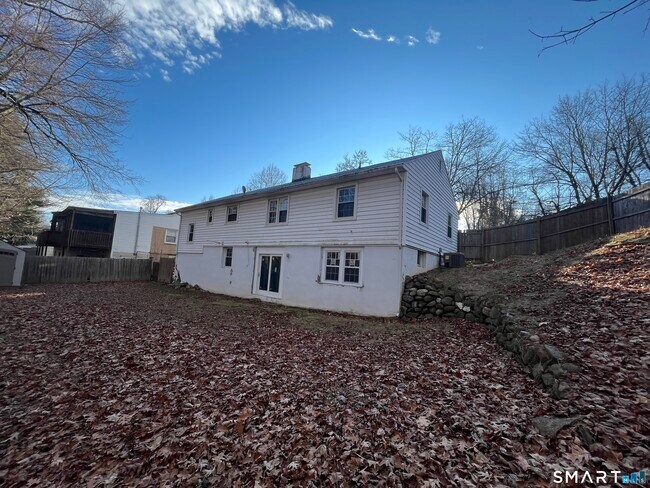 Building Photo - 110 Roger White Dr