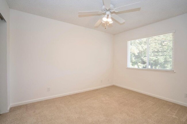 Building Photo - Desirable 3 Bedrooms, 2.5 Bathrooms, 2 Story North Napa Home with Vineyard Views in Springwood De...