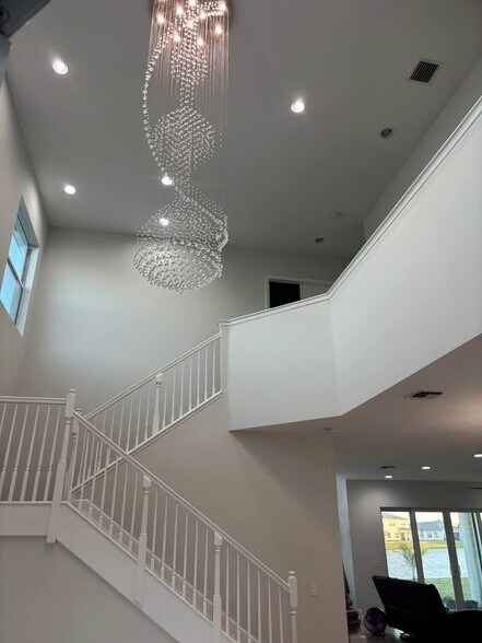 Building Photo - 15134 Cameo Ct