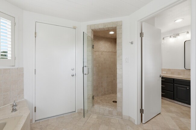 Building Photo - 28751 King Arthur Ct