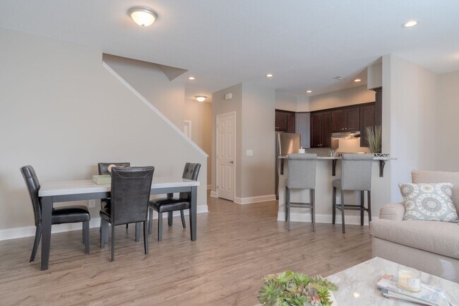 Building Photo - 91 E Main St