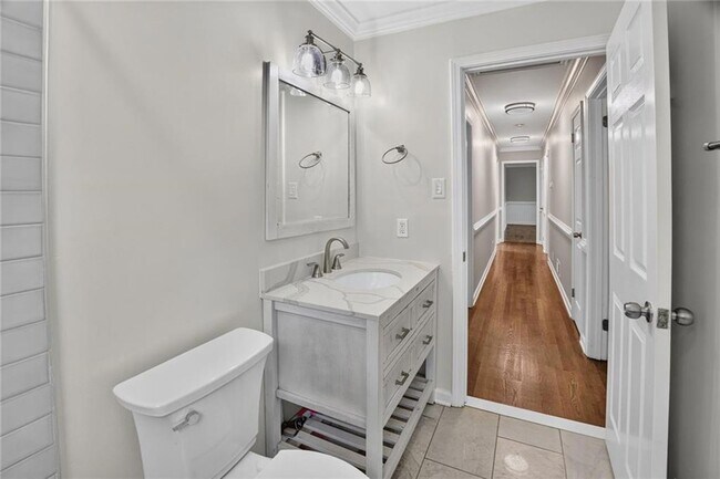 Building Photo - 2982 Northbrook Dr