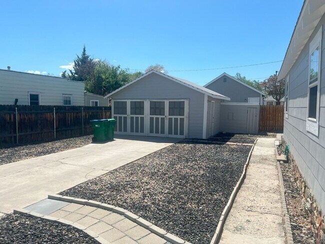 Building Photo - Quaint Central Sparks Two Bedroom