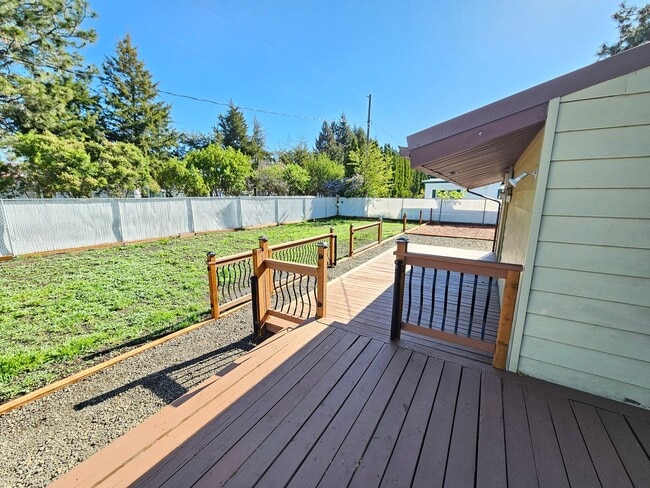 Building Photo - 10202 White Birch Ln