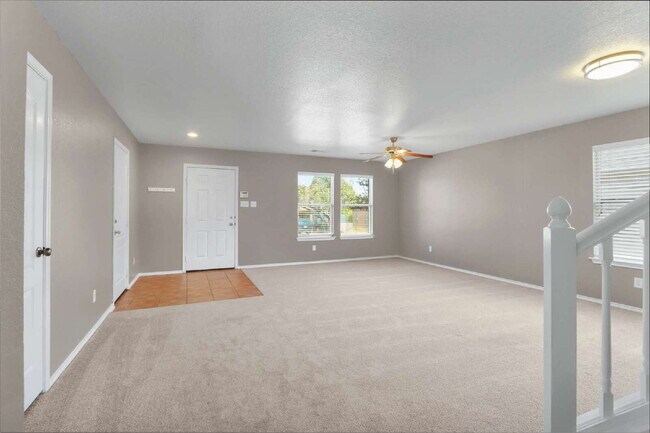 Building Photo - "2 WEEKS FREE! Spacious 4-Bedroom Sanctuary with 3 Full Baths and Solar Panels!"