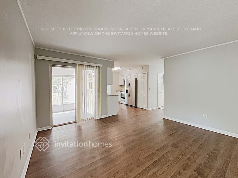 Building Photo - 900 Vincent Dr