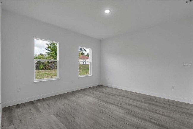 Building Photo - 2211 SW 153rd Pl Rd