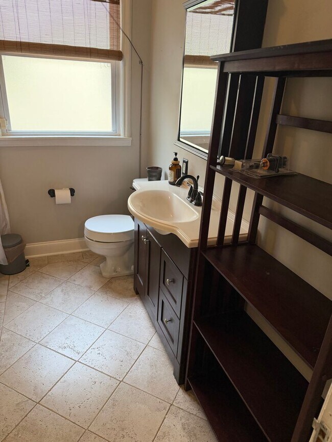 Building Photo - 3 BR/1BA | Newly Renovated Single Family Home | 1-Car Garage Parking | Patio in backyard!