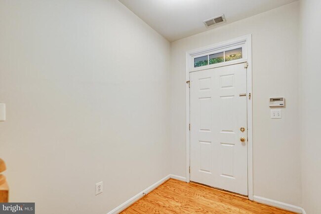 Building Photo - 6490 Tayack Pl