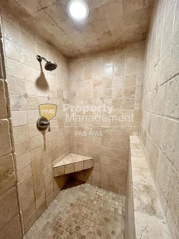 Building Photo - 1503 Peachtree Dr
