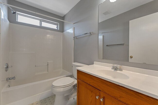 Building Photo - Charming 3BR House in Apache Junction