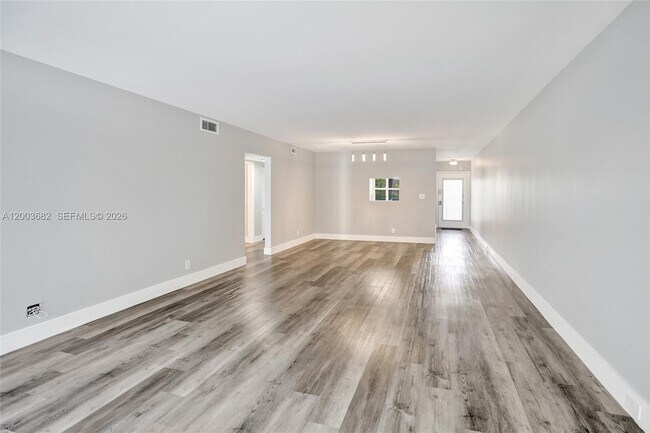 Building Photo - 3001 Portofino Isle