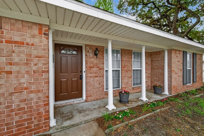 Building Photo - 5615 Beechnut St