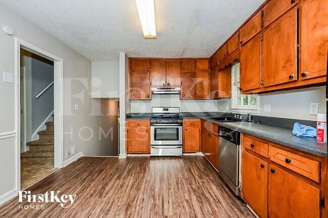 Building Photo - 1247 Mountain Dr NE