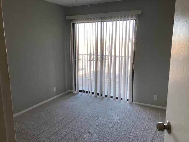 Building Photo - Beautifully Renovated 2-Bed, 2-Bath Condo – 1,020 sq. ft.  Pool and clubhouse plus lots more!