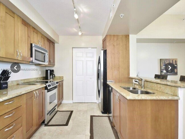 Building Photo - 1755 E Hallandale Beach Blvd