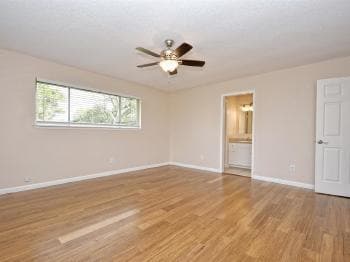 Building Photo - 905 Parker Cir