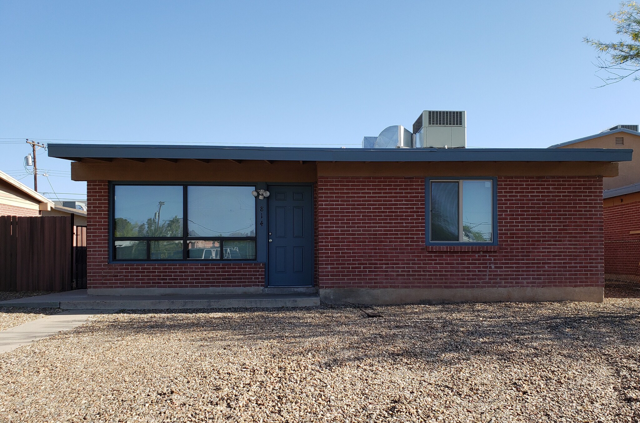 Building Photo - 814 E Lester St