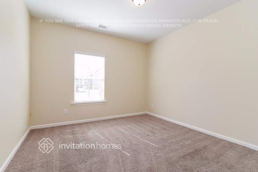 Building Photo - 3467 Rosebud Park Dr
