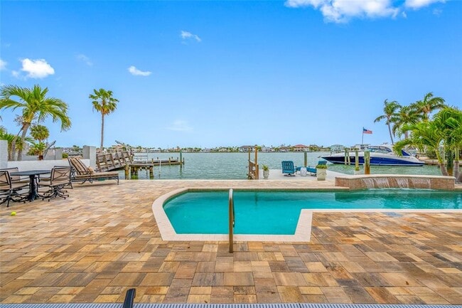 Building Photo - 540 59th Ave