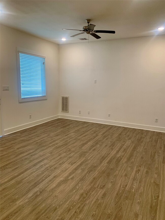 Building Photo - 10209 Las Nubes Ave