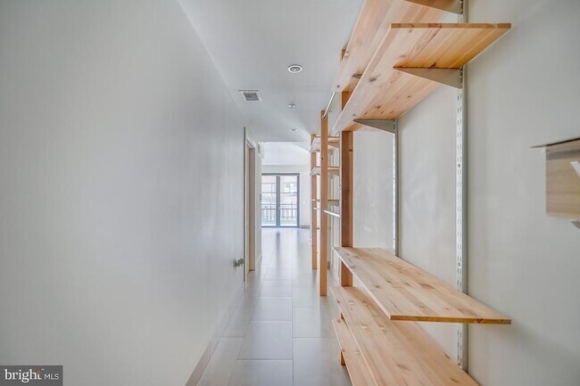 Building Photo - 1133 14th St NW