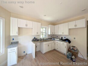 Building Photo - 22 Holyoke Rd