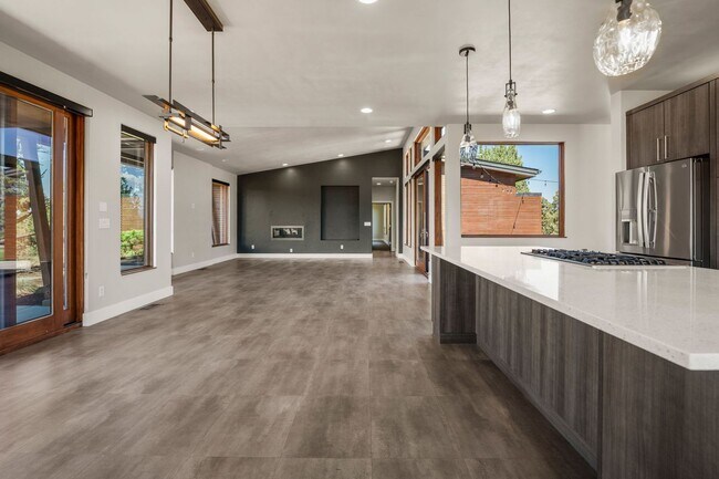 Building Photo - 64144 Pioneer Loop