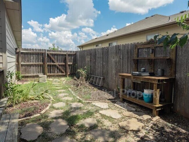 Building Photo - 2707 Burlington