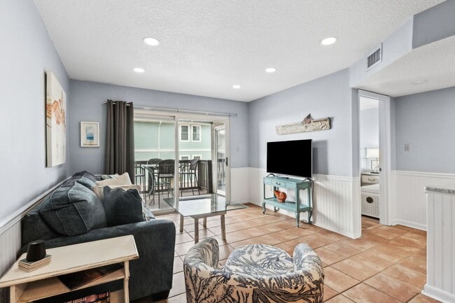 Building Photo - Oceanfront Long-Term Rental at Sand Dollar...