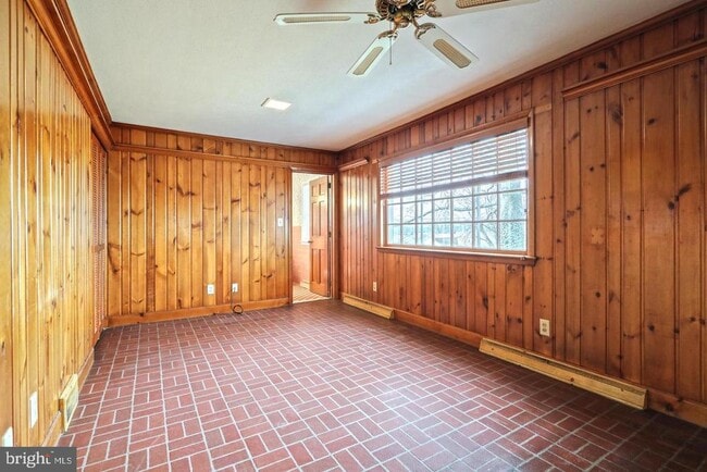 Building Photo - 731 Fairview Ave